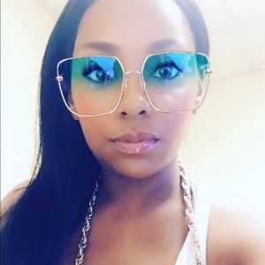 Meet your Posher, Janelle